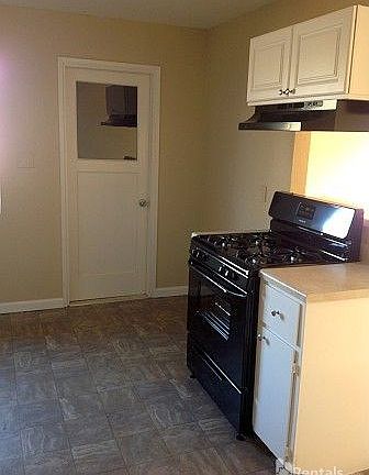 2nd image of 3061 Beeston Ave