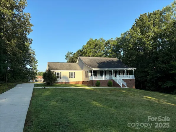 475 Cornerstone Dr, Taylorsville, NC 28681