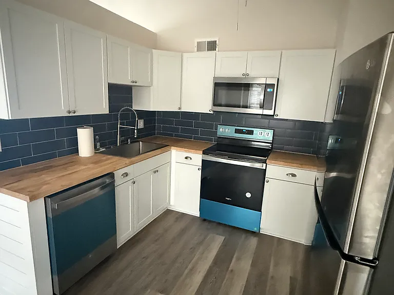 300 Macgregor Dr — Photo 7