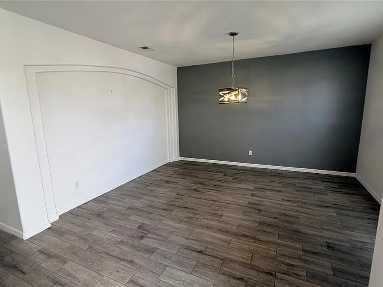 456 Knollwood Dr — Photo 2