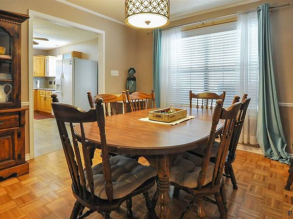 3rd image of 11160 Forest Ln