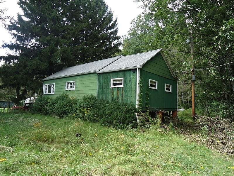 2nd image of 129 & 133 Sparrow Ln