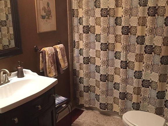 Downstairs full bathroom