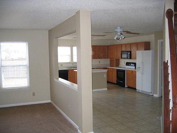 4th image of 9213 Summerfield Dr