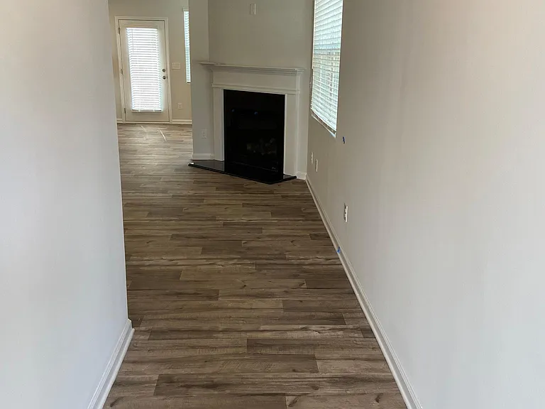 72 Laurel Rd — Photo 2