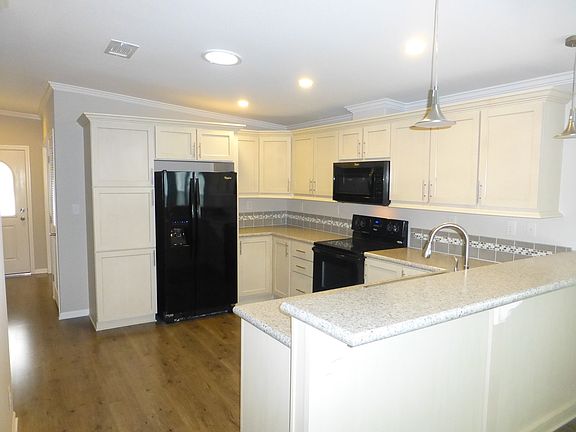 5th image of 2061 Warwick Hills Dr