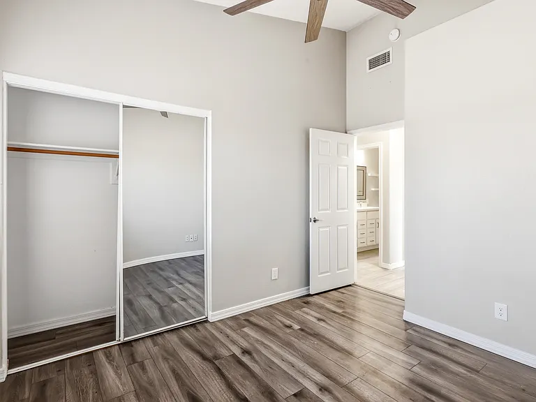 1274 E Lake Dr — Photo 31