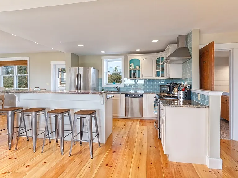 47 Sunset Dr #1 — Photo 4
