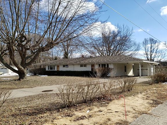 3rd image of 2040 W Marquette Woods Rd