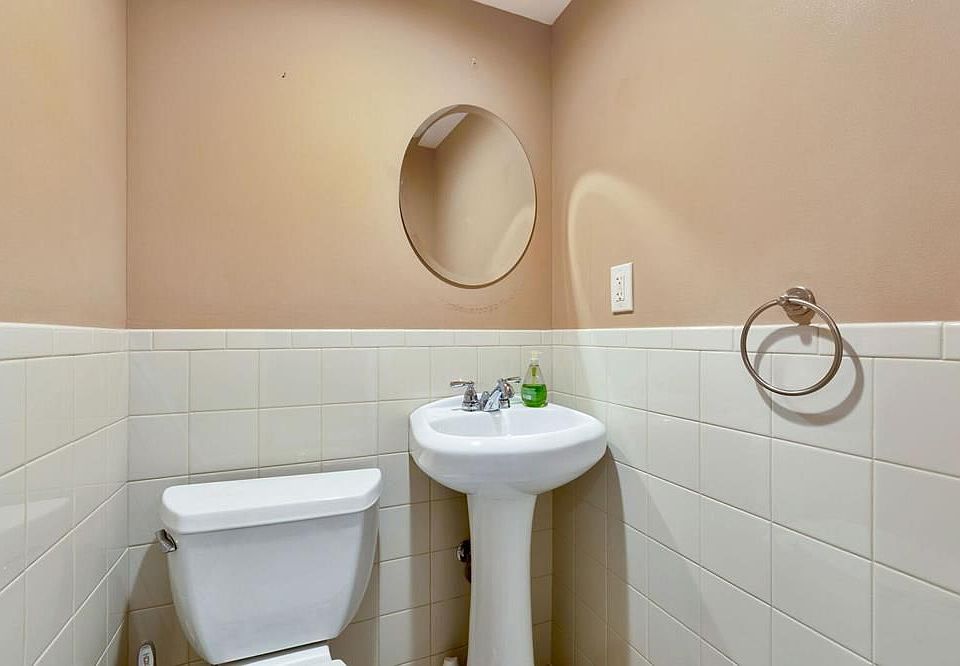1st image of 777 Nugent Ave