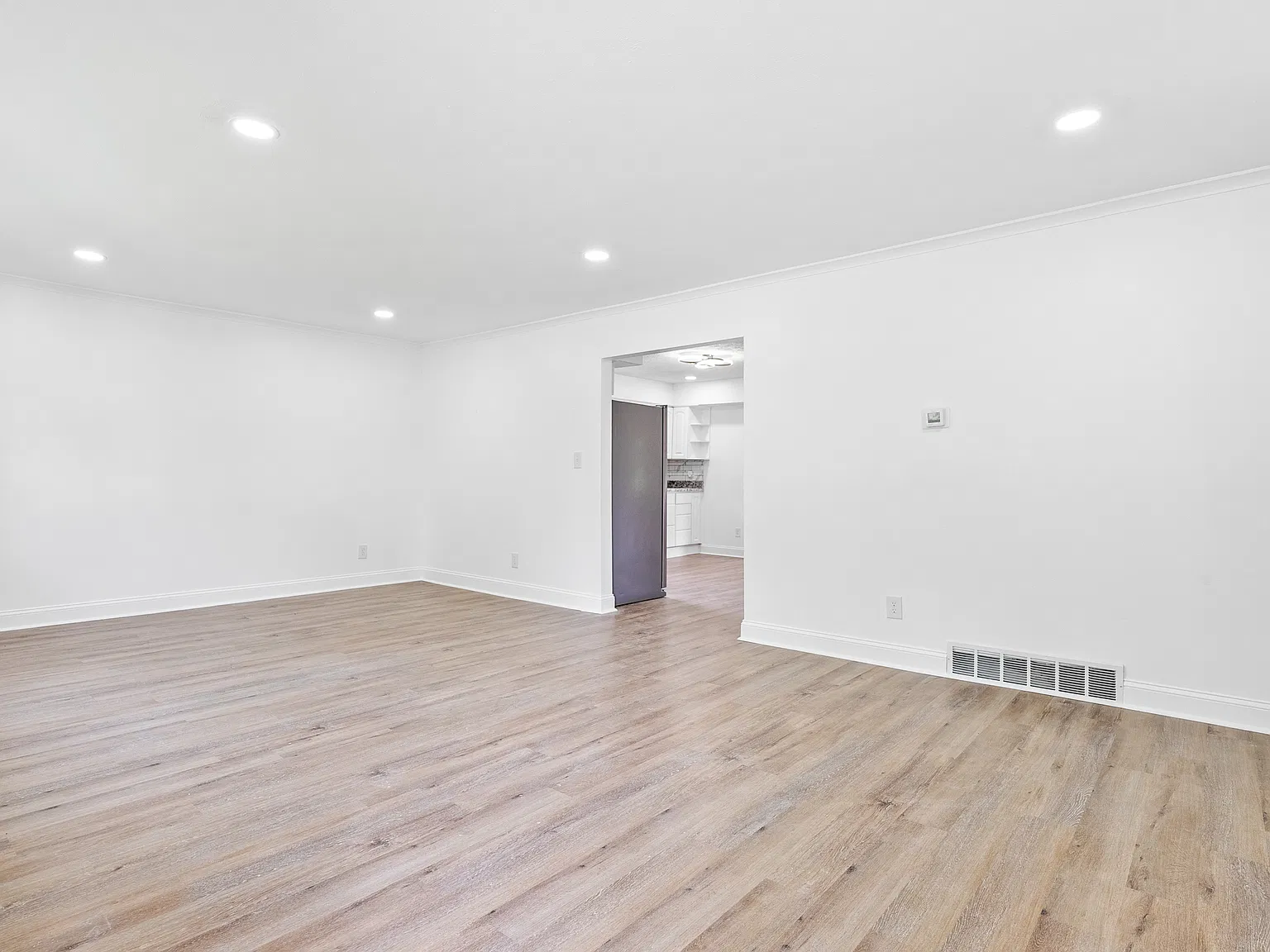 151 Bayberry Rd — Photo 4