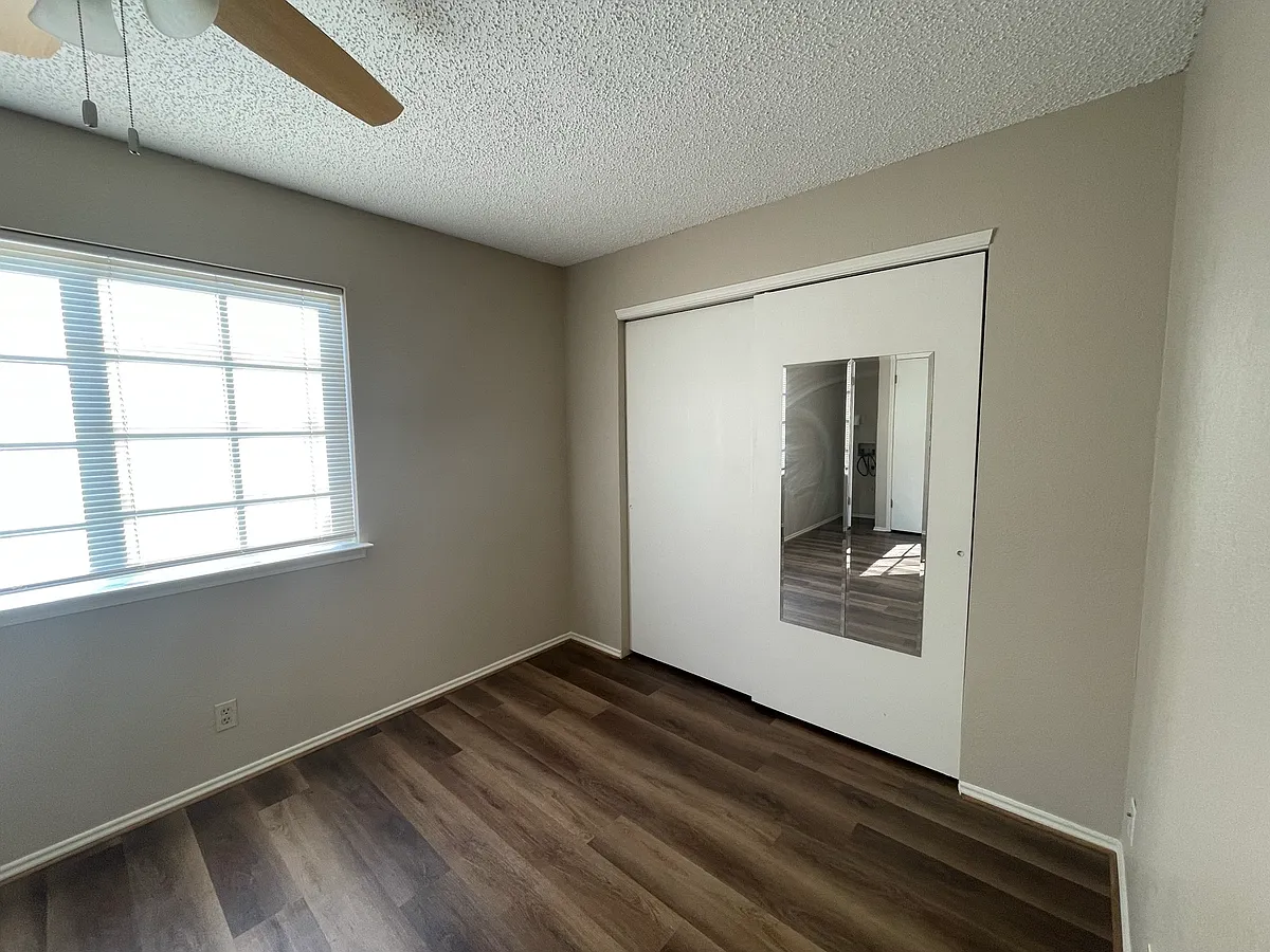 Building Photo - 299 Billie Dr #4