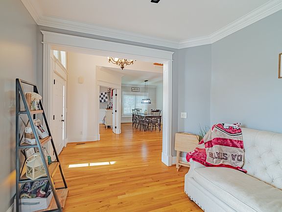 5th image of 356 Ridgecrest Dr