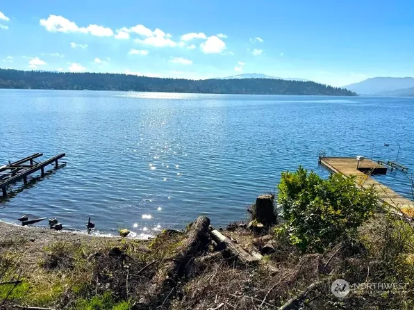 626 W Lake Sammamish Parkway NE, Bellevue, WA 98008