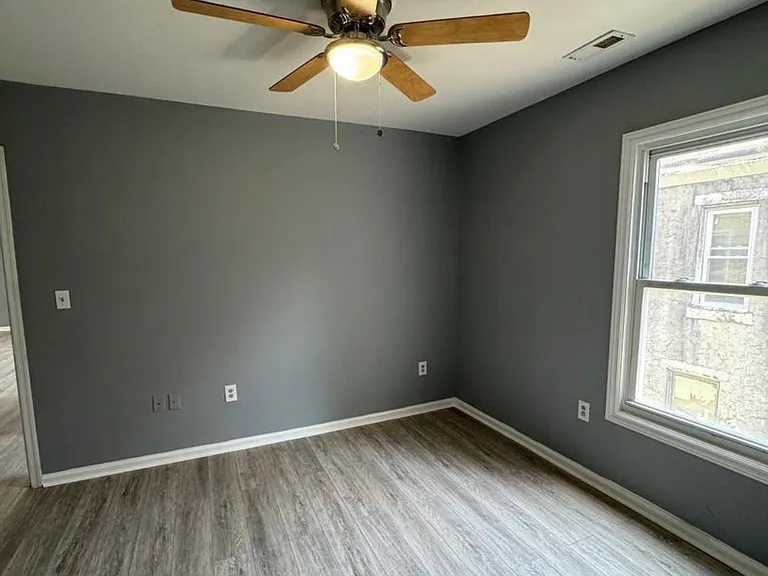 2211 W Tioga St — Photo 1