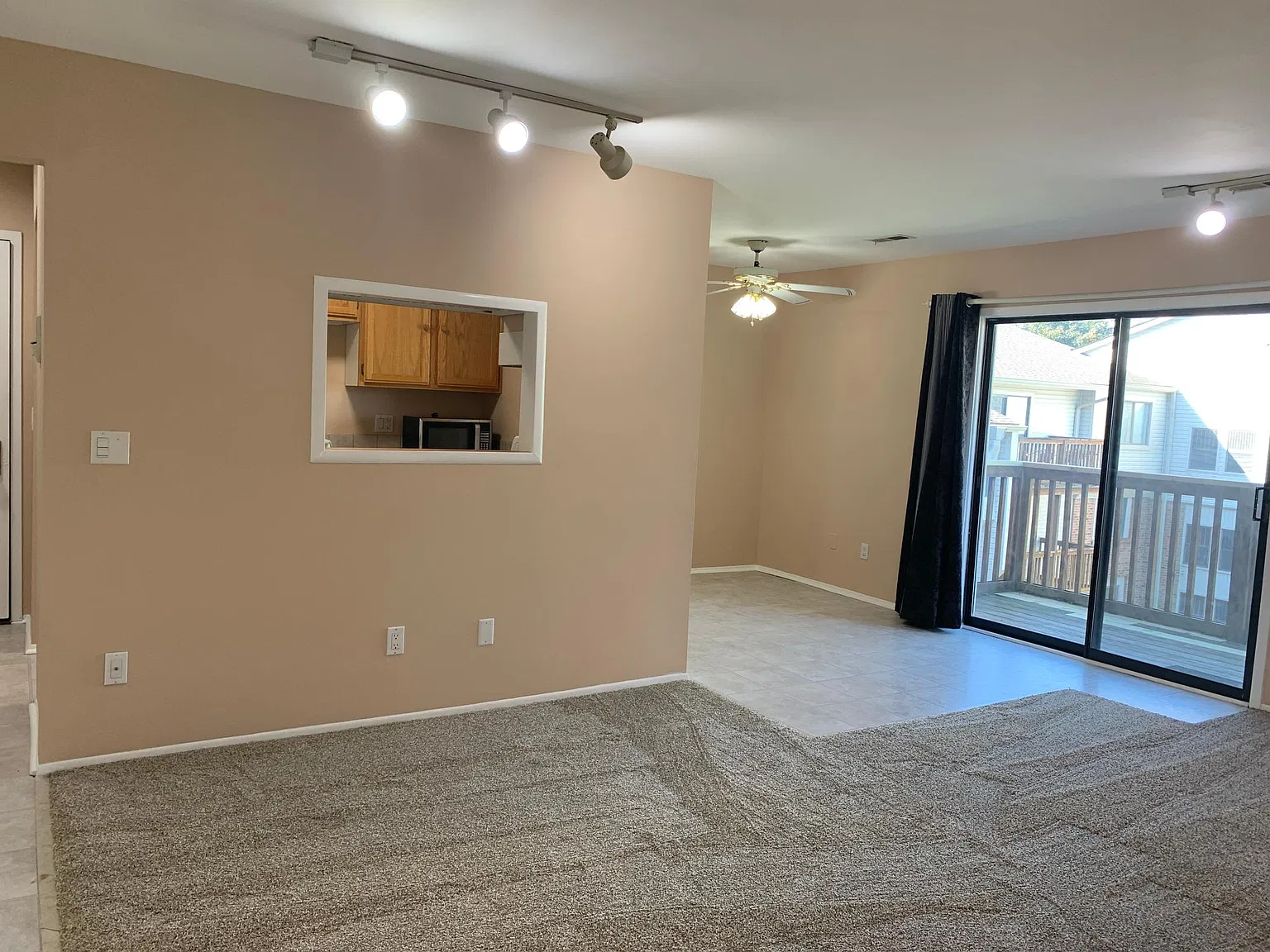 1 bed, 900 sqft, $1,200 — Photo 1