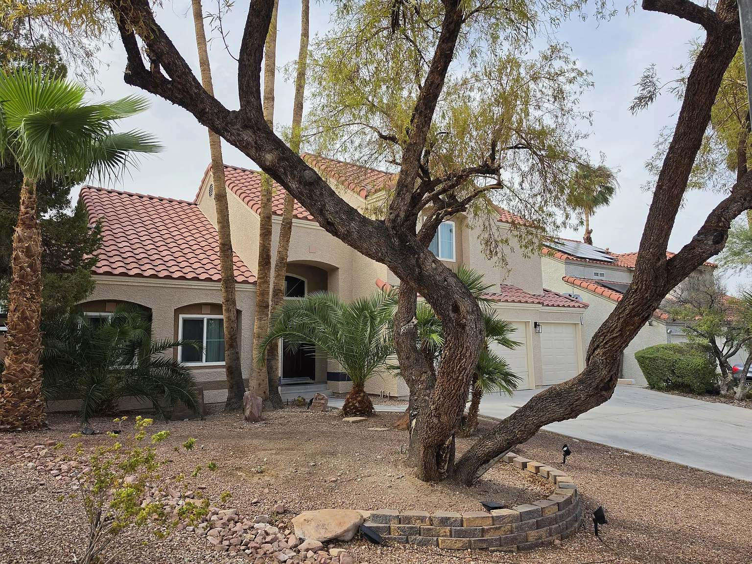 3 bed, 2.5 bath, 2231 sqft, $2,600 — Photo 3