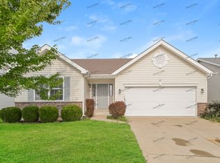319 Pecan Bluffs Dr, Wentzville, MO 63385