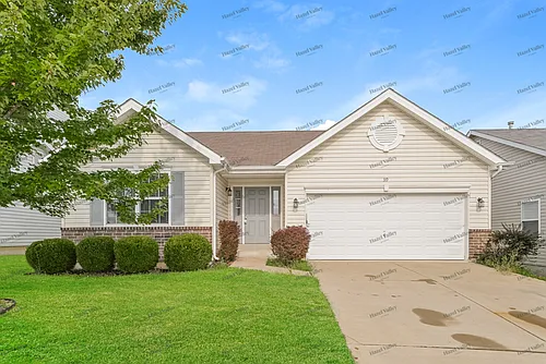 319 Pecan Bluffs Dr Photo 1