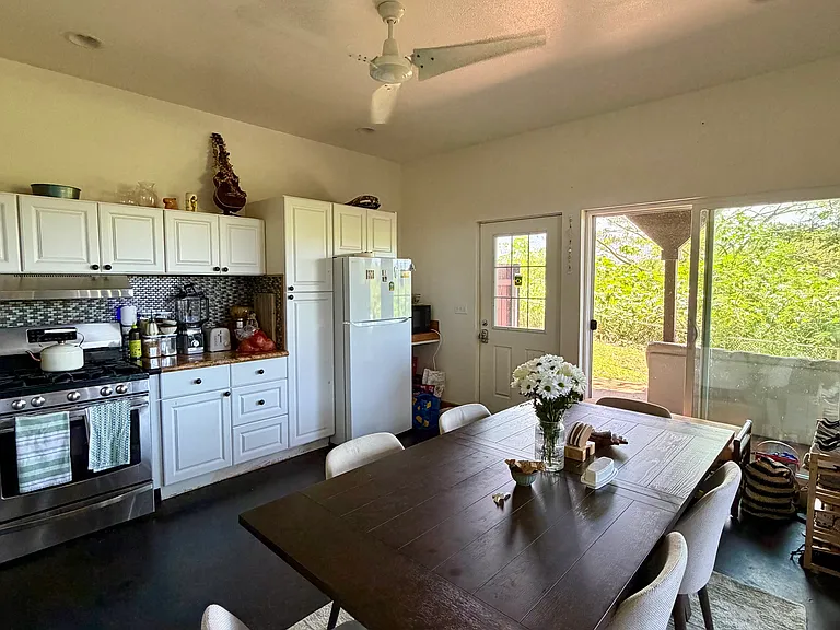 Kaamooloa Rd — Photo 11