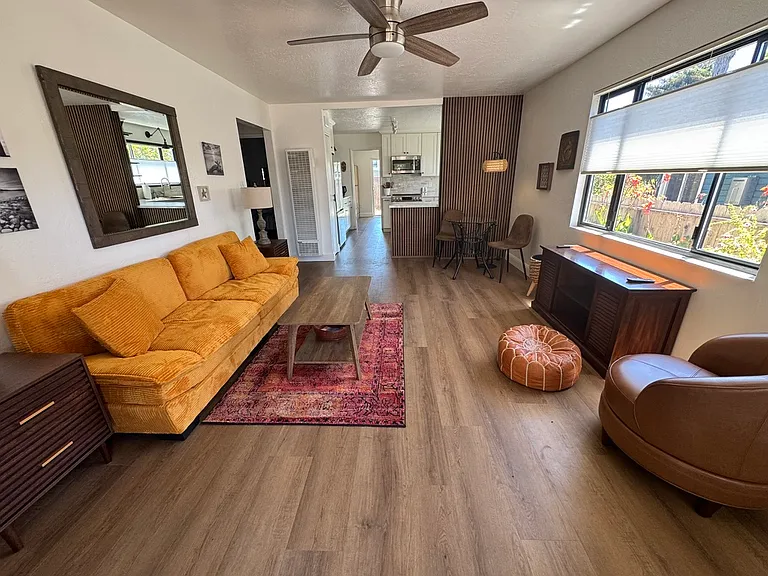 522 Oak Dr #B — Photo 3