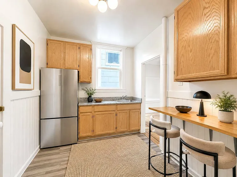 1637 Clay St #8 — Photo 4
