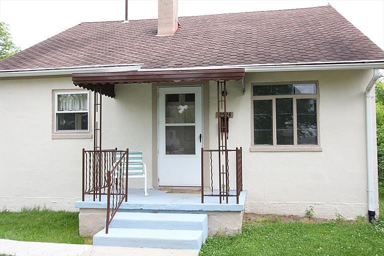 2nd image of 2524 Grant Ave