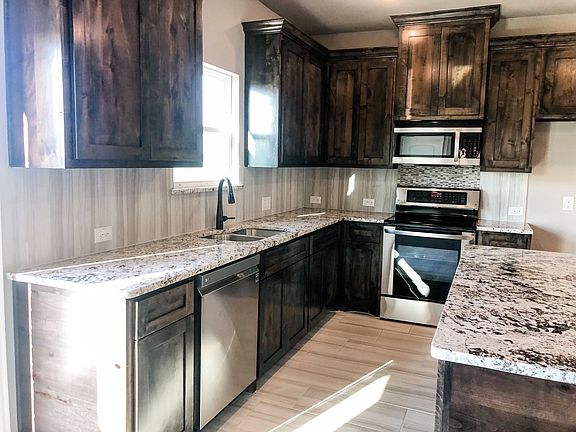 3rd image of 224 Teakwood Dr
