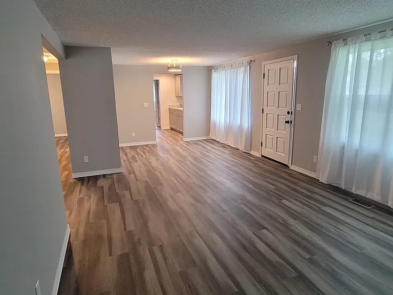 4961 Vista Pl — Photo 3