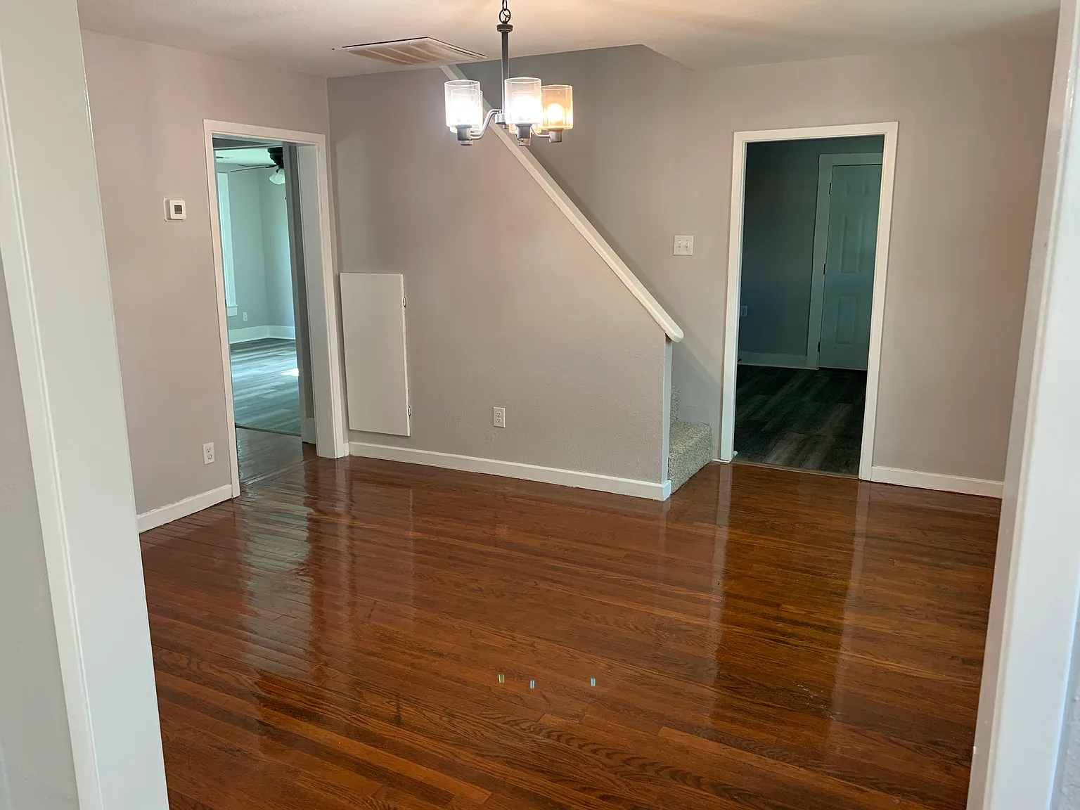 3 bed, 2.0 bath, 1614 sqft, $2,100 — Photo 2