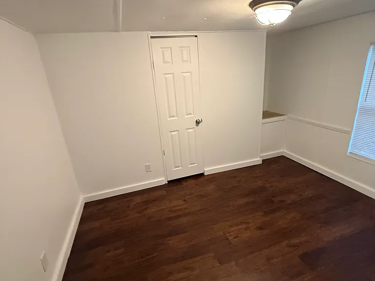 2615 NE 50th Dr — Photo 10
