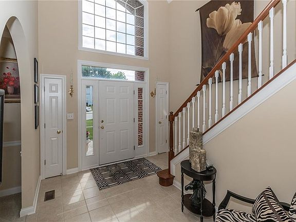 3rd image of 10438 Austin Pl