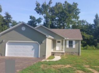 90 Old Orchard Rd, Paris, TN 38242