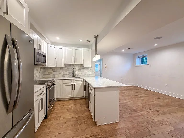 1601 Hobart St NW #1 — Photo 12