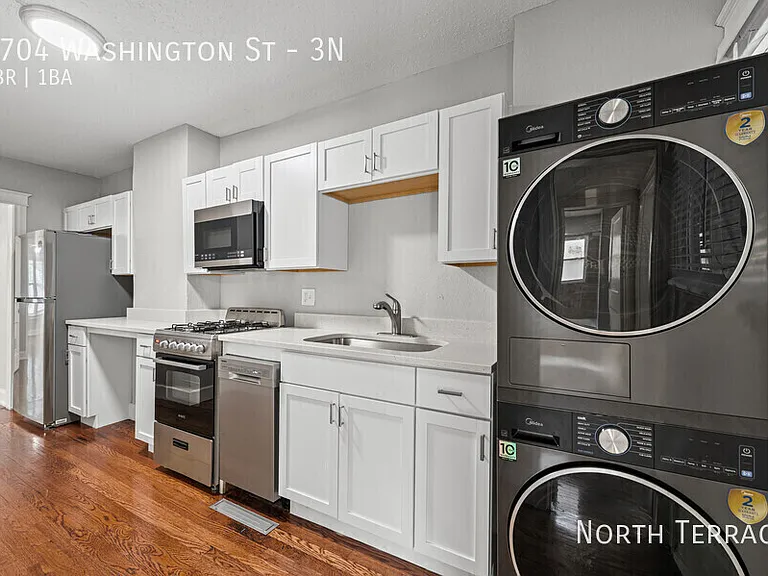 3704 Washington St #3N — Photo 2