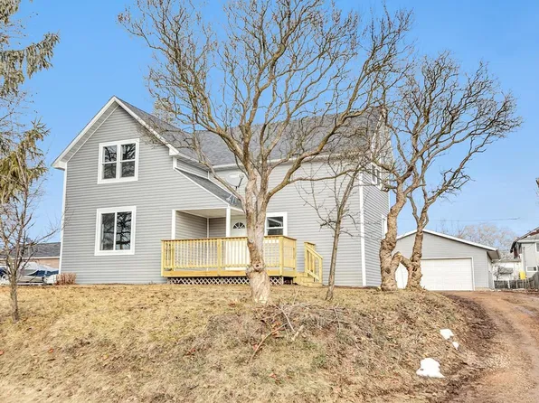 228 River St, Oconto Falls, WI 54154