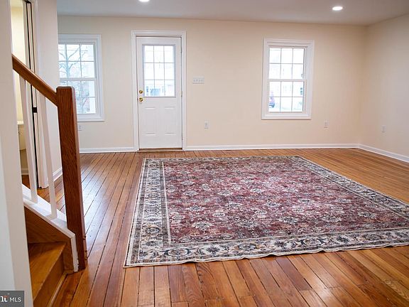 2nd image of 305 N Main St