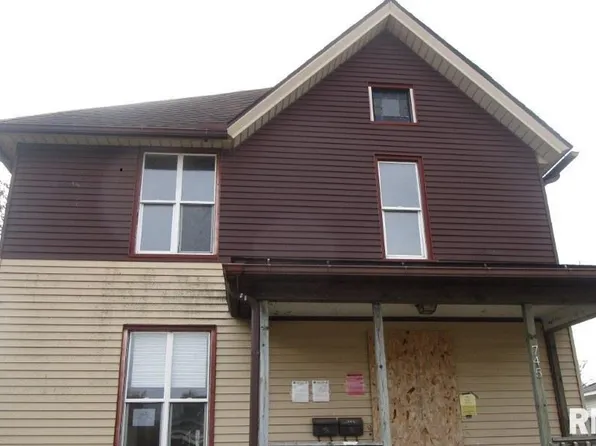 745 13th Ave S, Clinton, IA 52732