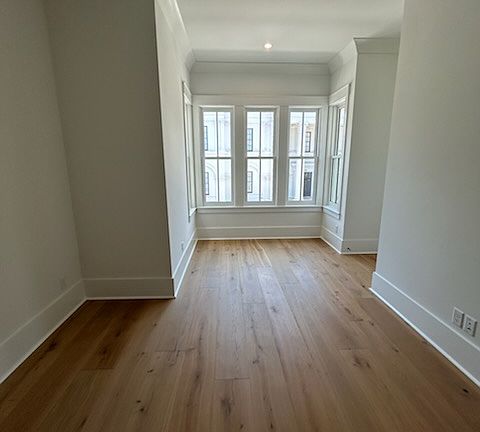 5th image of 310 W 38th St