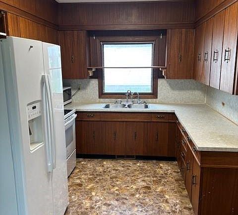 2nd image of 314 1st AVENUE N