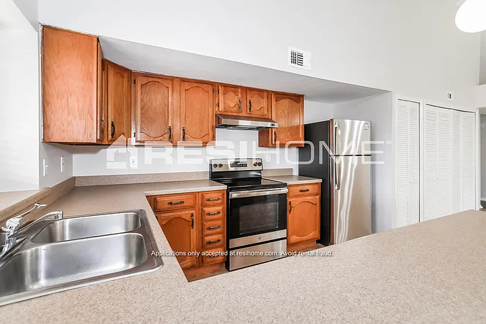 4525 Larner St — Photo 3