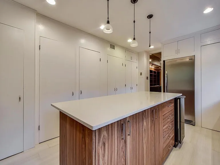 800 Leonard St — Photo 7