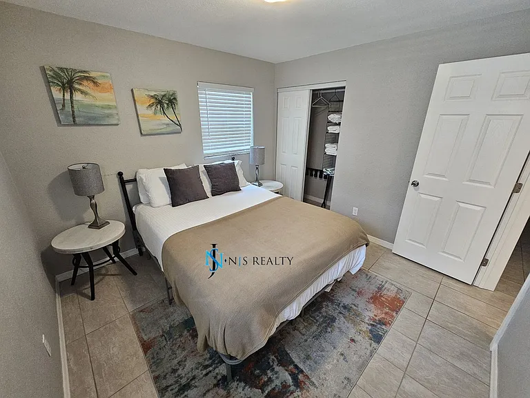 2173 Gladys St — Photo 12