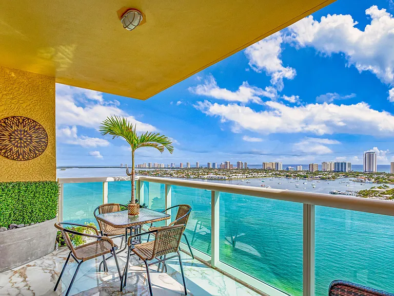 2640 Lake Shore Dr #2014 — Photo 49