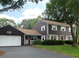 16 Ridgeland Dr, Cumberland, RI 02864