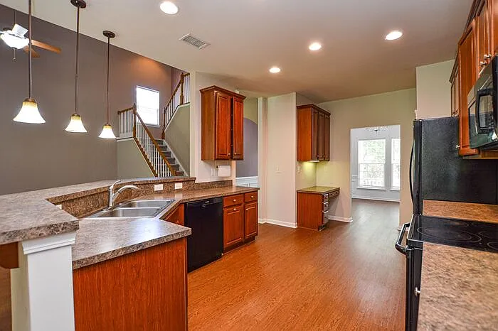 1008 Millbank Dr — Photo 27
