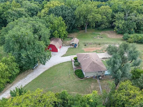 6115 Oak Grove Rd, Kansas City, KS 66106