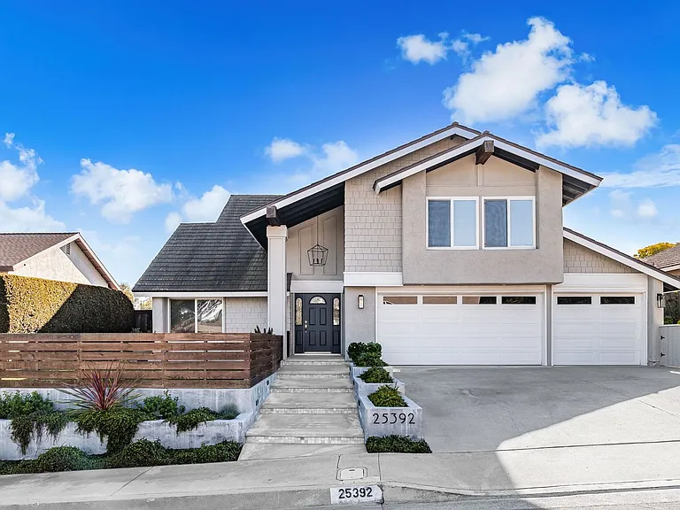 25392 Neptune Dr — Photo 2
