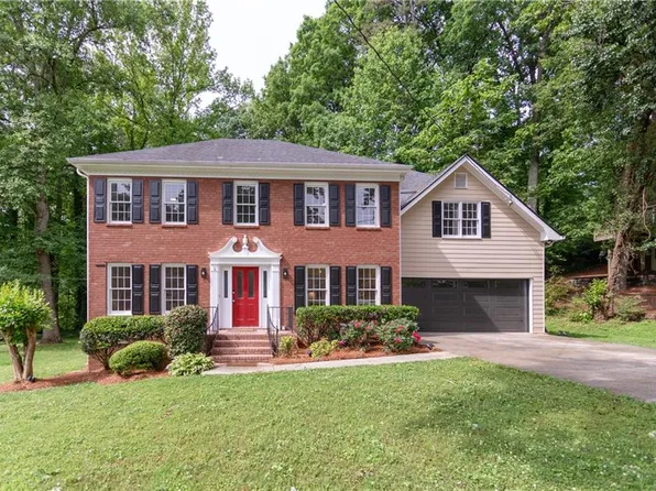 2698 Colony Cir, Snellville, GA 30078