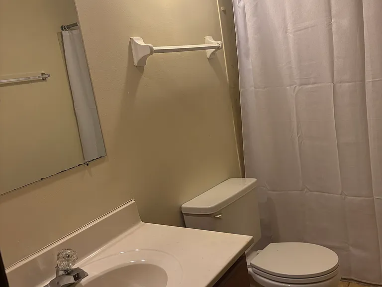 2143 Lynbridge Dr #A — Photo 7